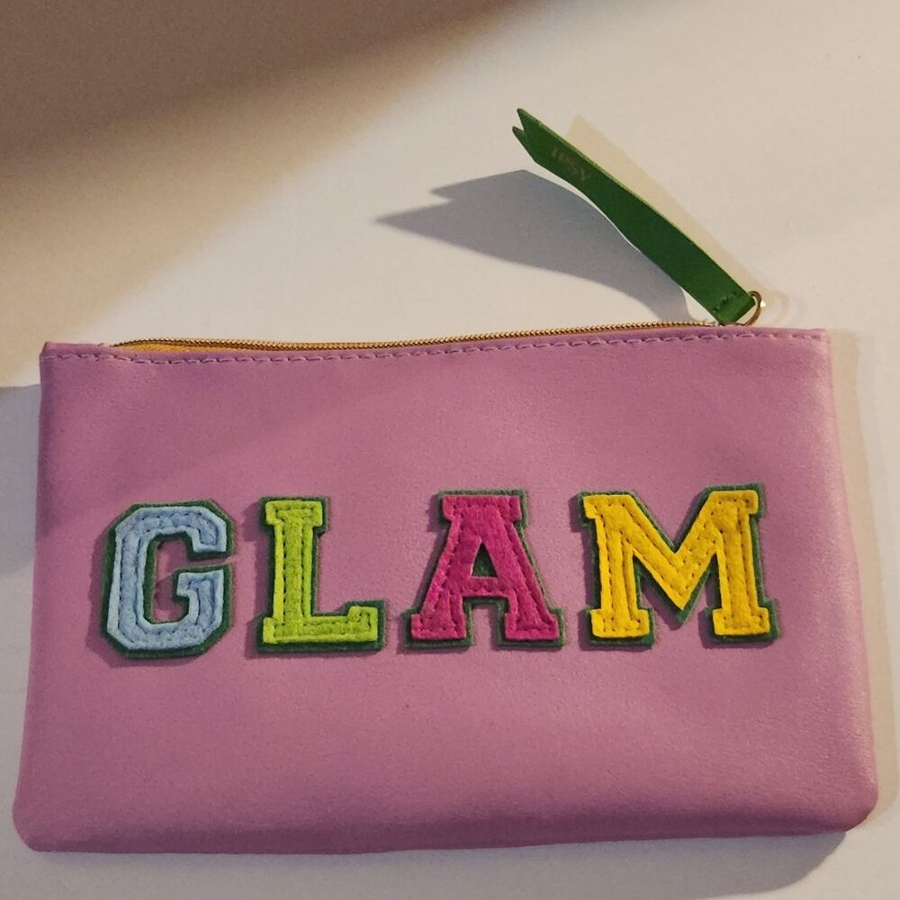 Ipsy GLAM Cosmetic Makeup Bag Clutch Pastel Pink Zipper Faux Leather August 2024